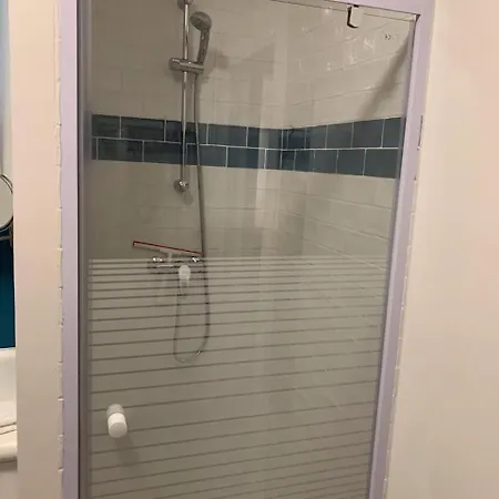 Quarto em Acomodações Particulares Avec Salle De Bains Privee - Wifi - Coin Repas - Garage Velos Angers