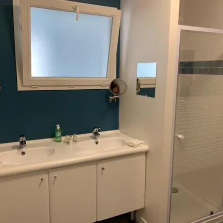 Avec Salle De Bains Privee - Wifi - Coin Repas - Garage Velos Quarto em Acomodações Particulares